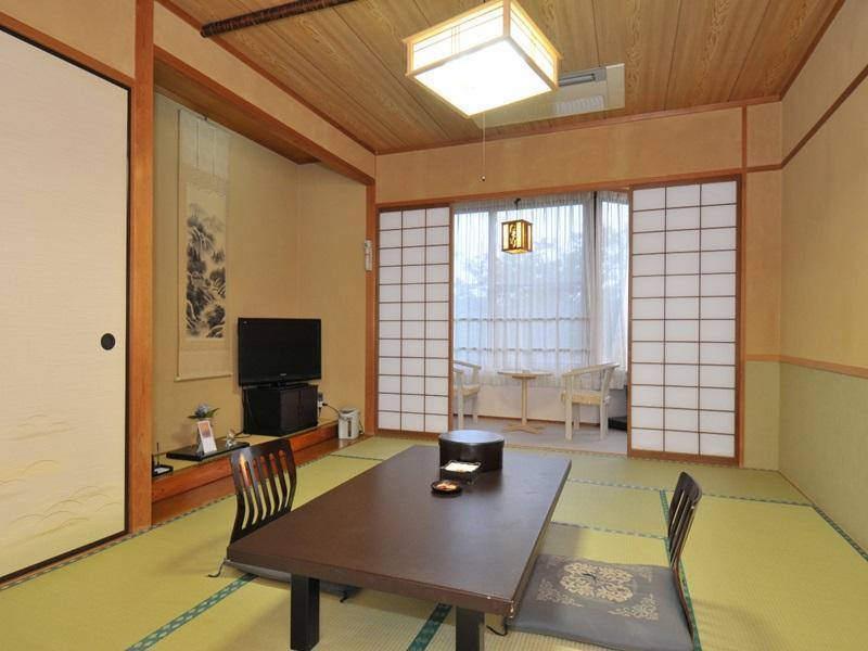 Menard Aoyama Resort Iga Екстериор снимка